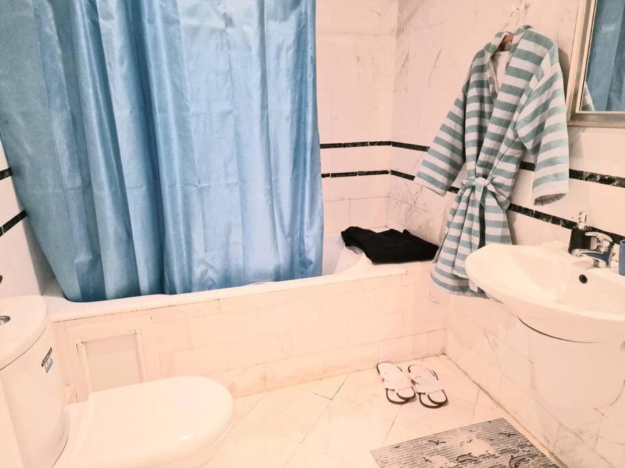 The Bleu Sea Apartment Tunis Bagian luar foto