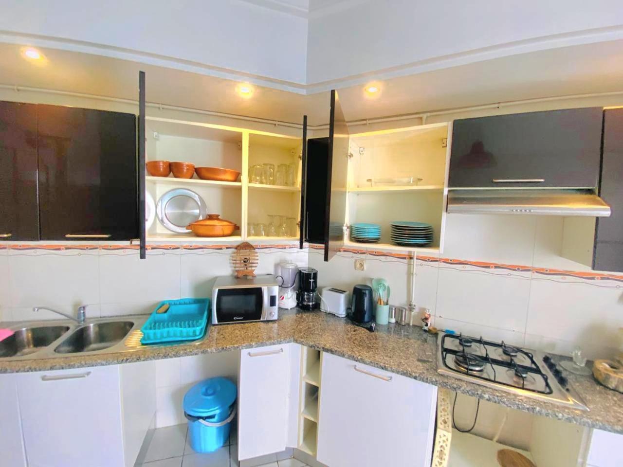 The Bleu Sea Apartment Tunis Bagian luar foto